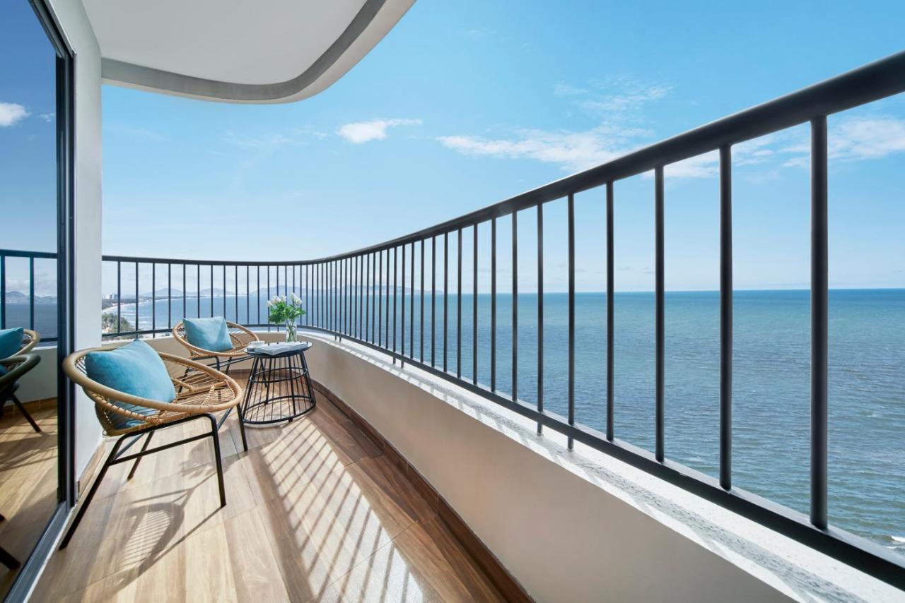 Vias Hotel Vung Tau - Transportation Included Kültér fotó A balcony