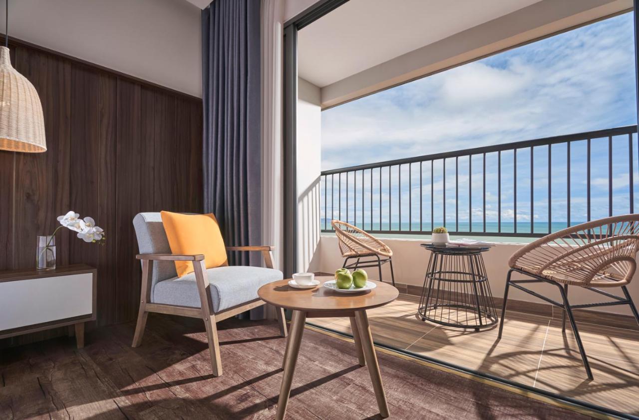 Vias Hotel Vung Tau - Transportation Included Kültér fotó A balcony