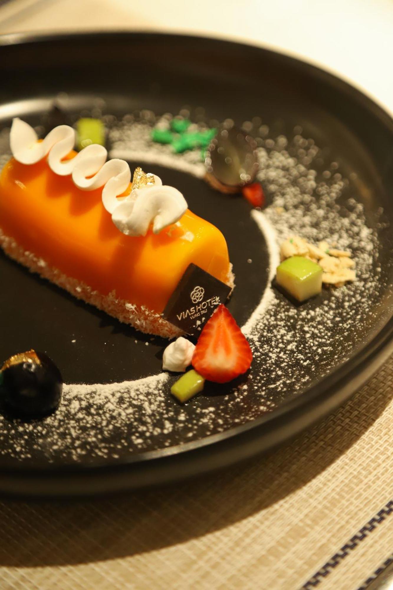 Vias Hotel Vung Tau - Transportation Included Kültér fotó A pastry from the Mandarin Oriental